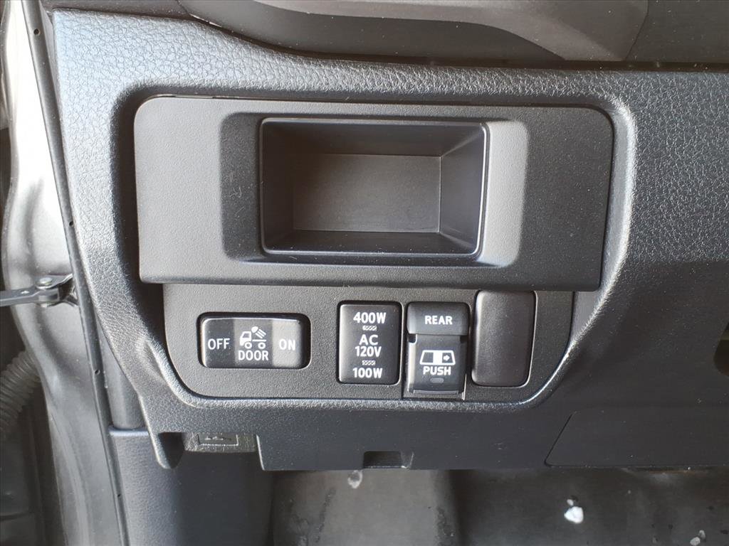 Used 2017 Toyota Tacoma Limited image 22