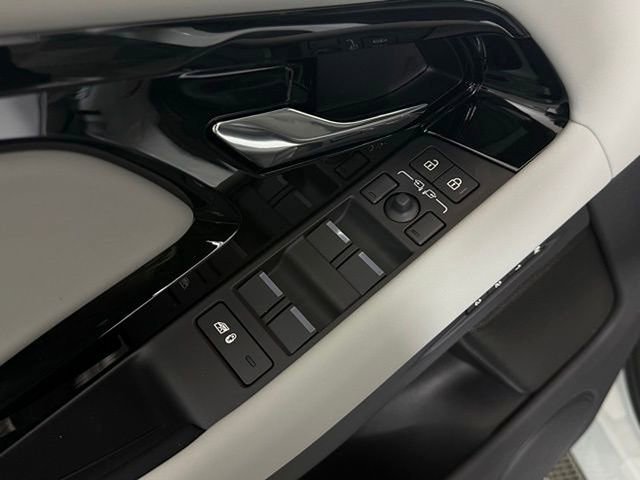 New 2026 Land Rover Range Rover Evoque S AWD/4WD image 25