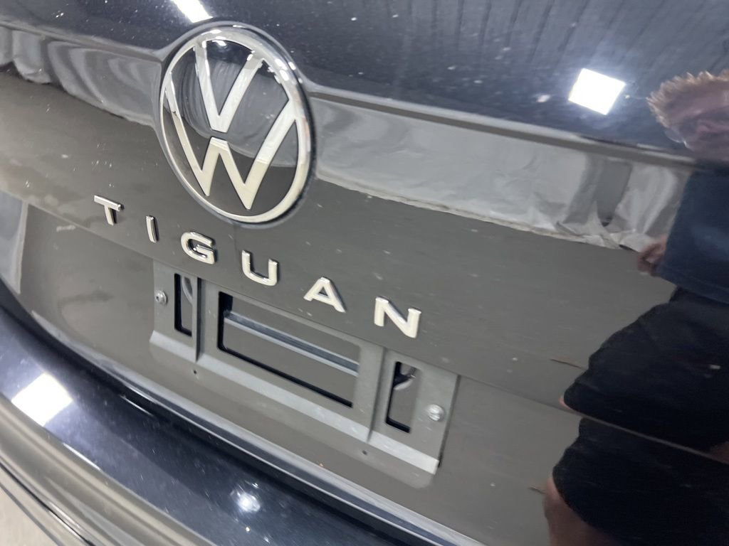 Used 2024 Volkswagen Tiguan SE R-Line image 18