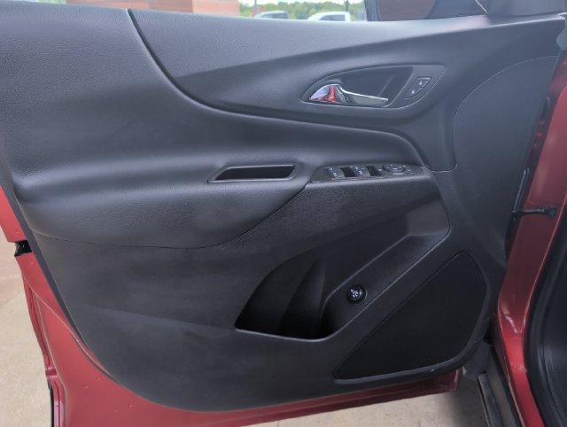 Used 2024 Chevrolet Equinox LT FWD image 12