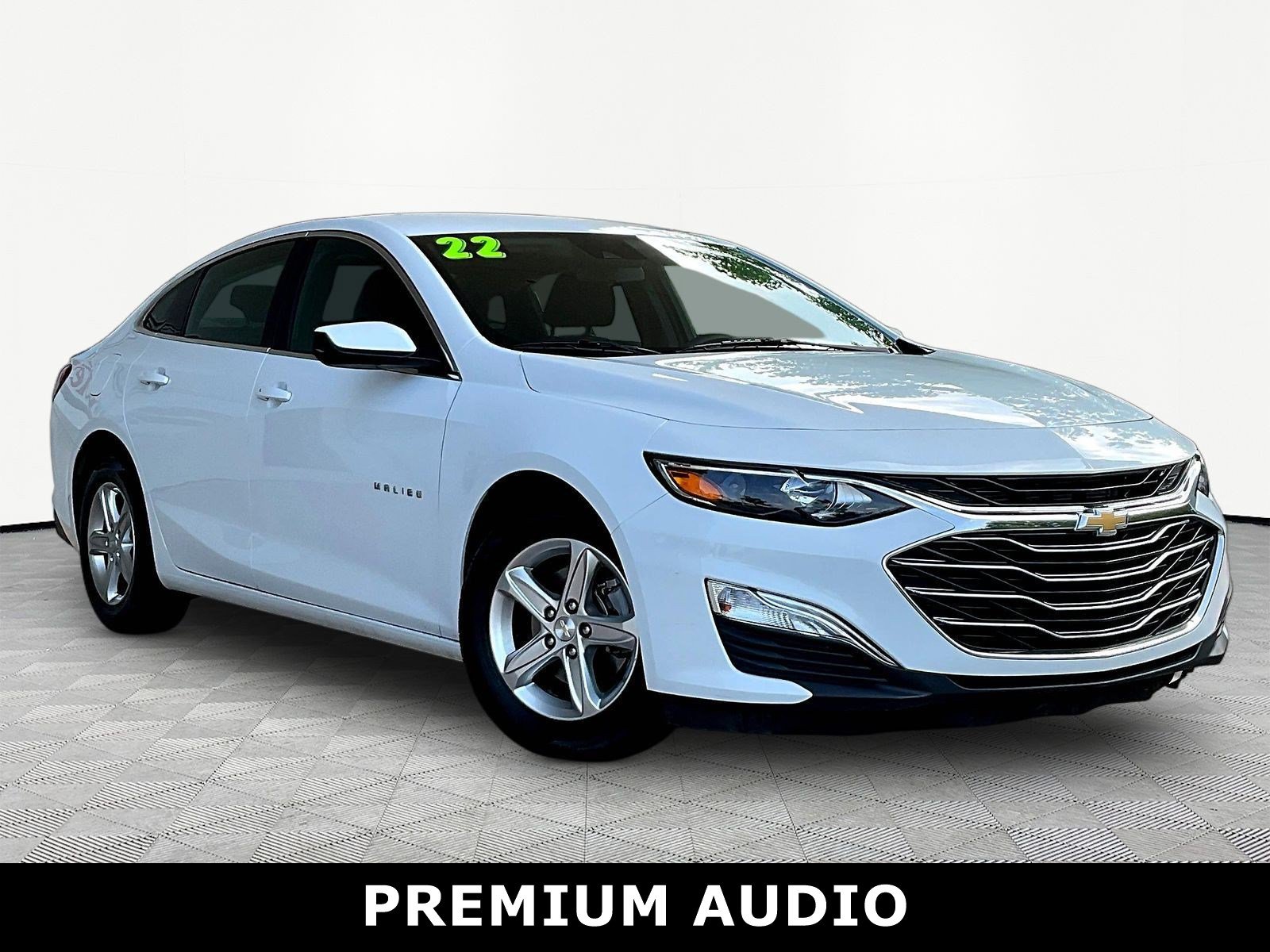 Used 2022 Chevrolet Malibu LS w/ Driver Confidence Package II FWD image 3
