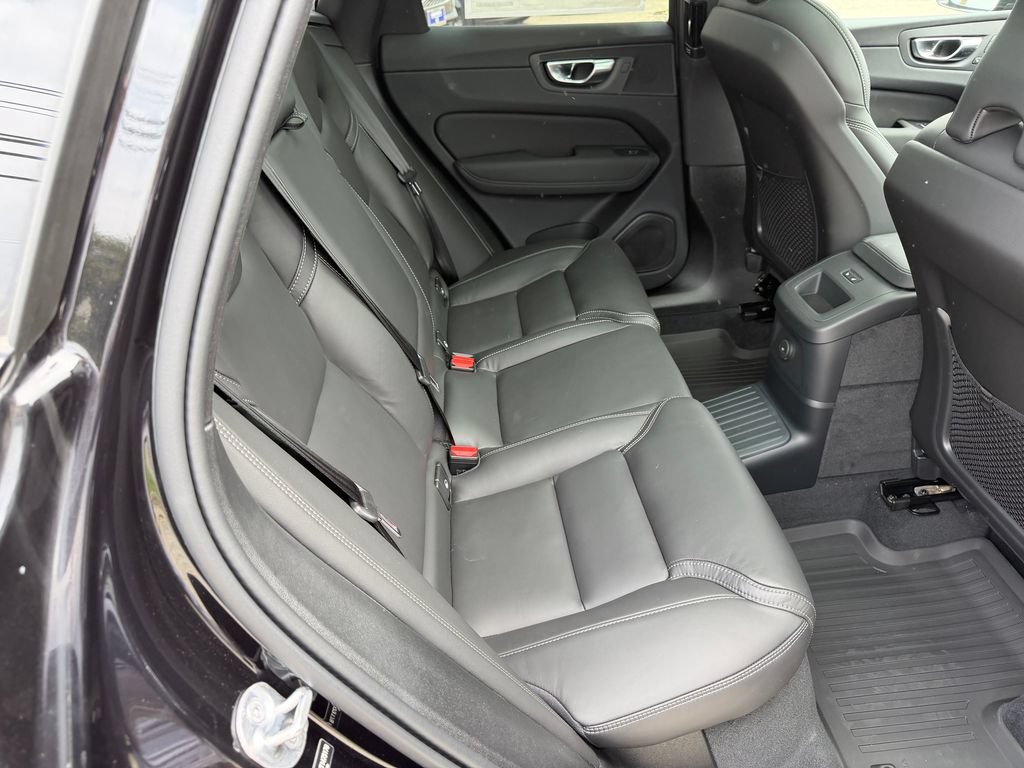 New 2026 Volvo XC60 T8 Ultra w/ Protection Package Premier AWD/4WD image 11