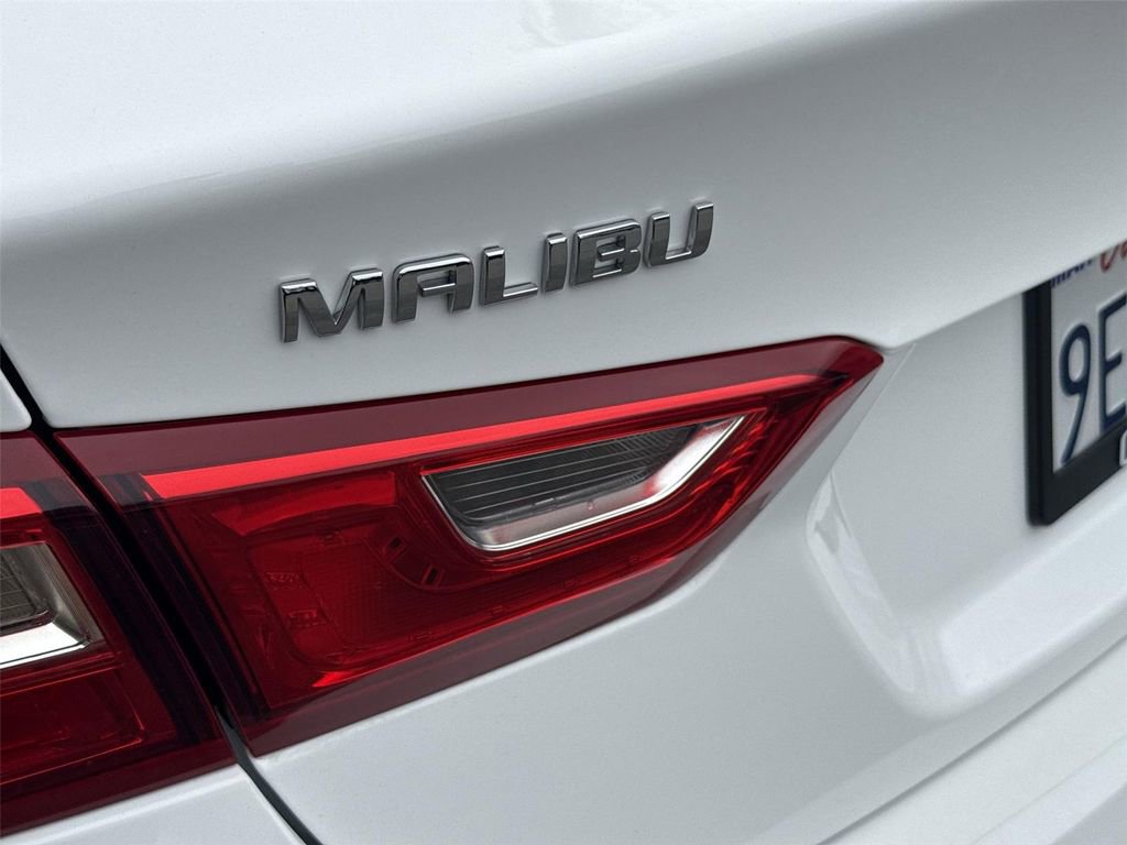 Used 2018 Chevrolet Malibu LT w/ Driver Confidence Package FWD image 28
