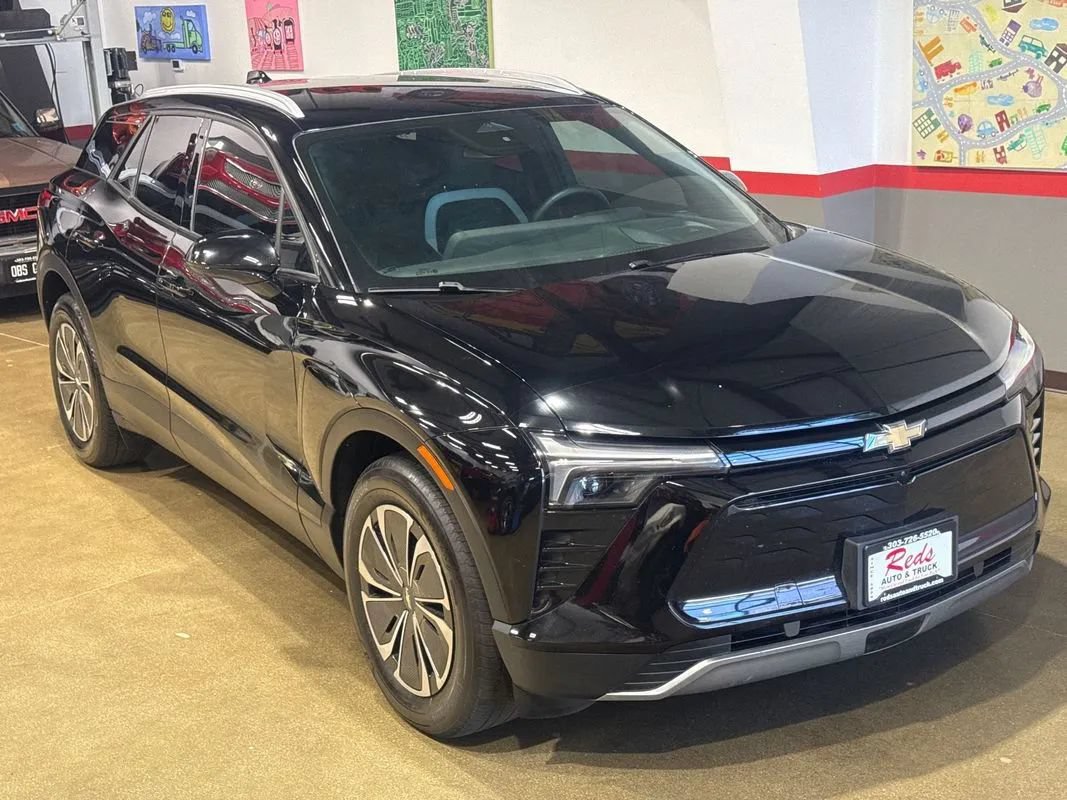 Used 2024 Chevrolet Blazer EV LT AWD/4WD image 27