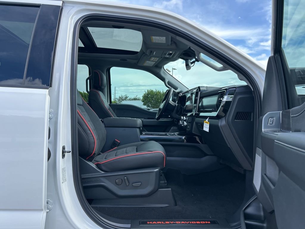 New 2026 Ford F250 Lariat w/ Black Appearance Package image 35