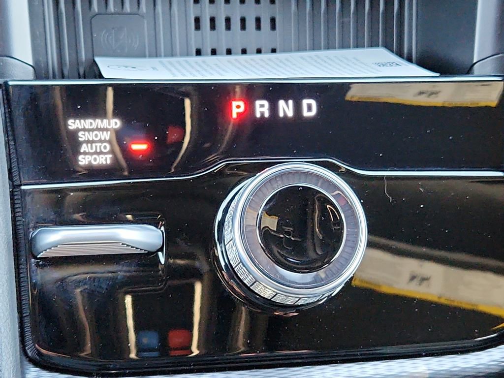 New 2026 Jeep Grand Cherokee L Laredo image 25