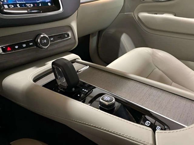 Used 2023 Volvo XC90 T8 Plus w/ Protection Package Premier image 31