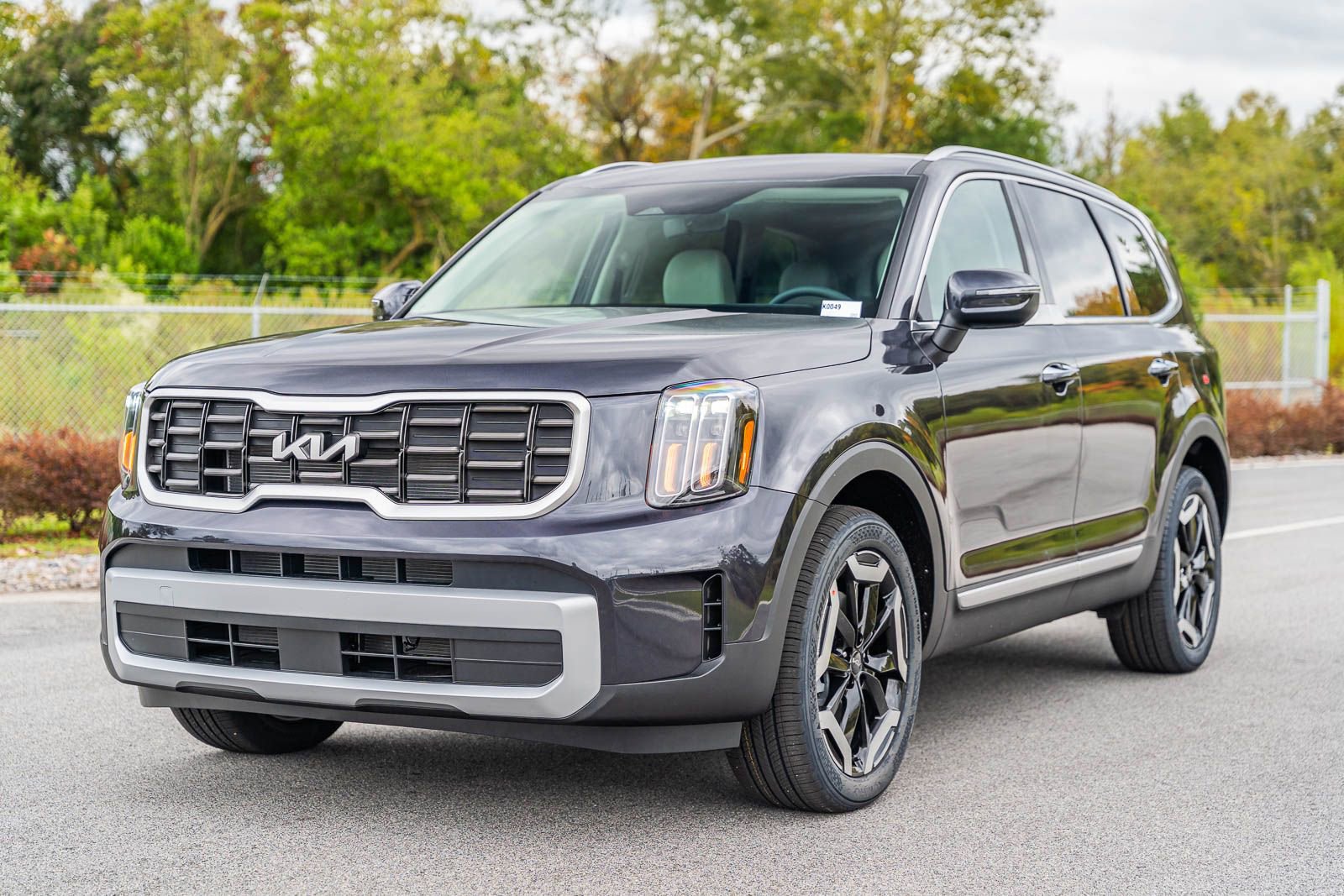 New 2025 Kia Telluride S image 3
