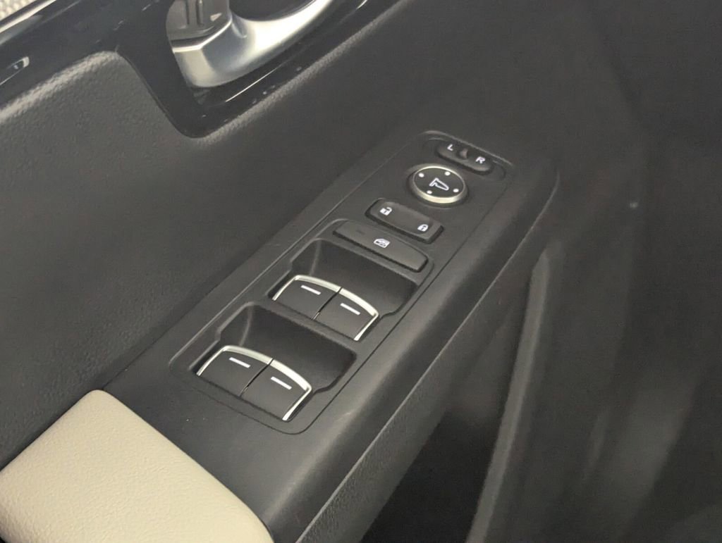 Used 2023 Honda CR-V EX-L image 15