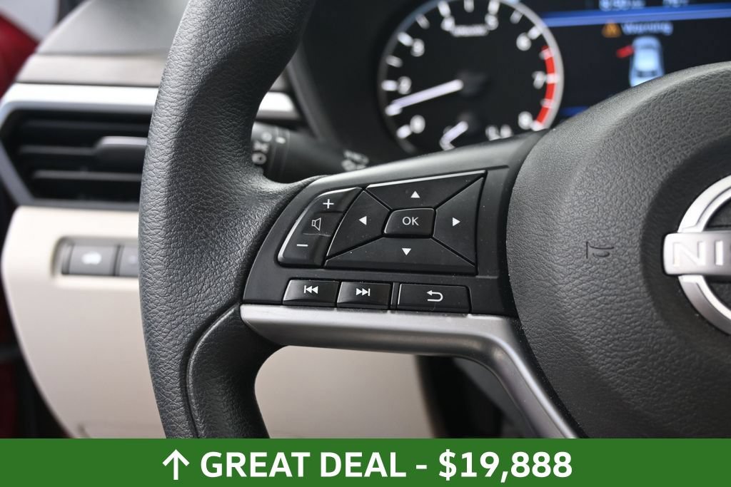 Used 2025 Nissan Altima 2.5 SV FWD image 31