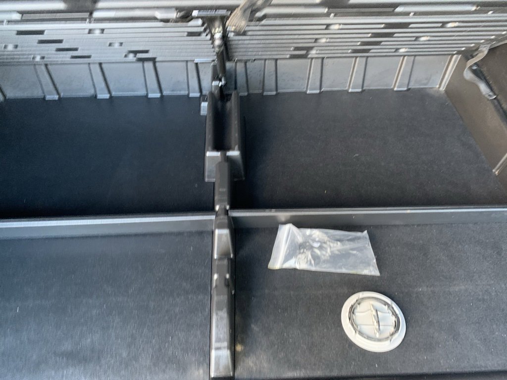 Used 2019 GMC Yukon XL SLT w/ Graphite Performance Edition image 38