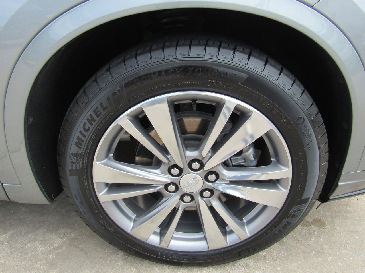 Used 2025 Cadillac XT6 Premium Luxury FWD image 7