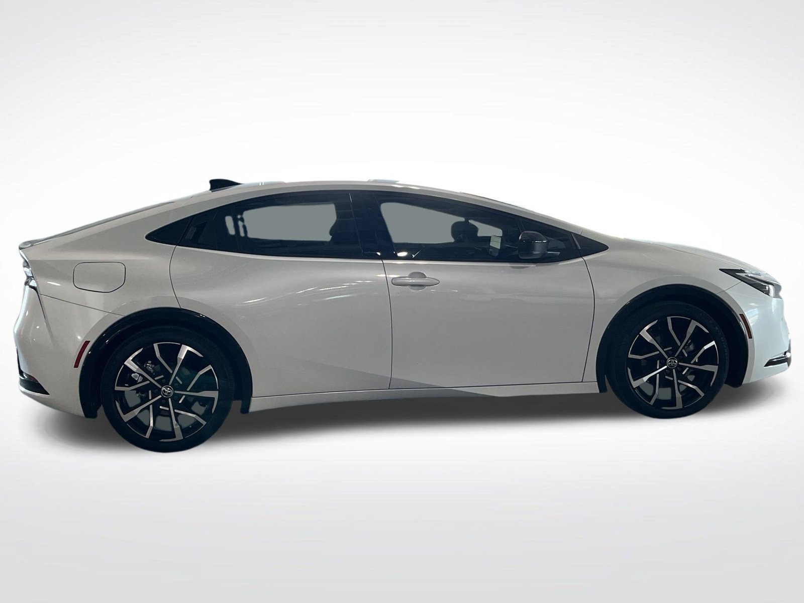 Used 2024 Toyota Prius Prime FWD image 12