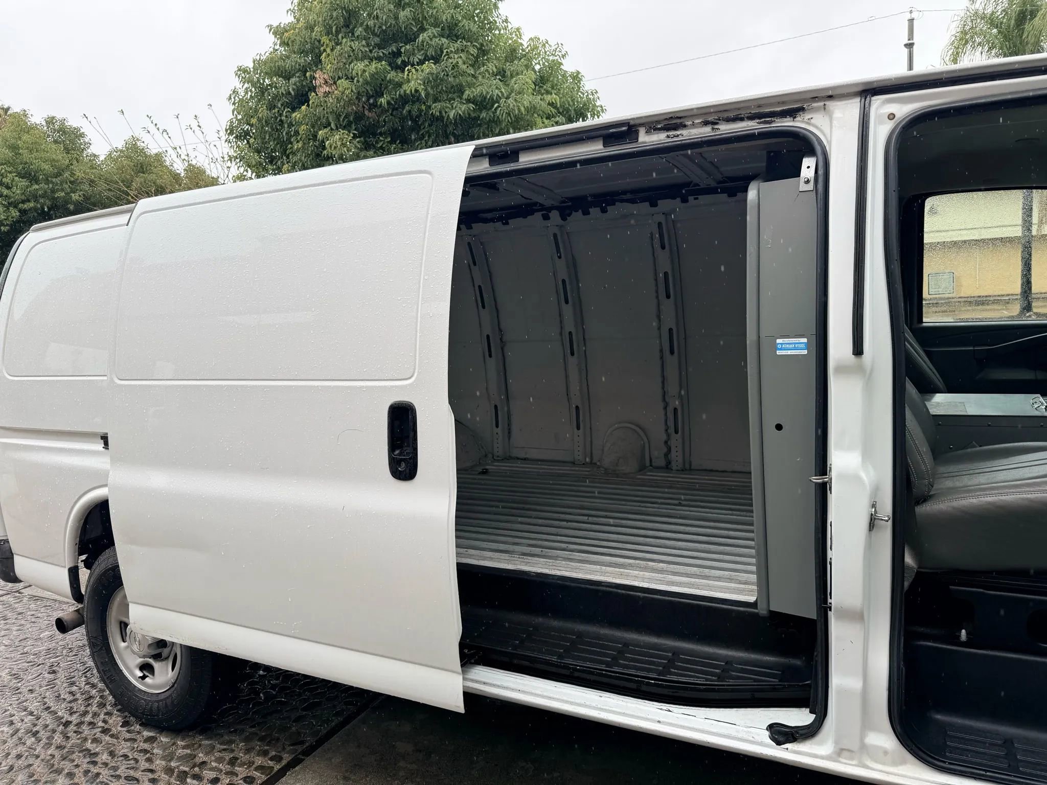 Used 2016 Chevrolet Express 3500 Extended RWD image 16