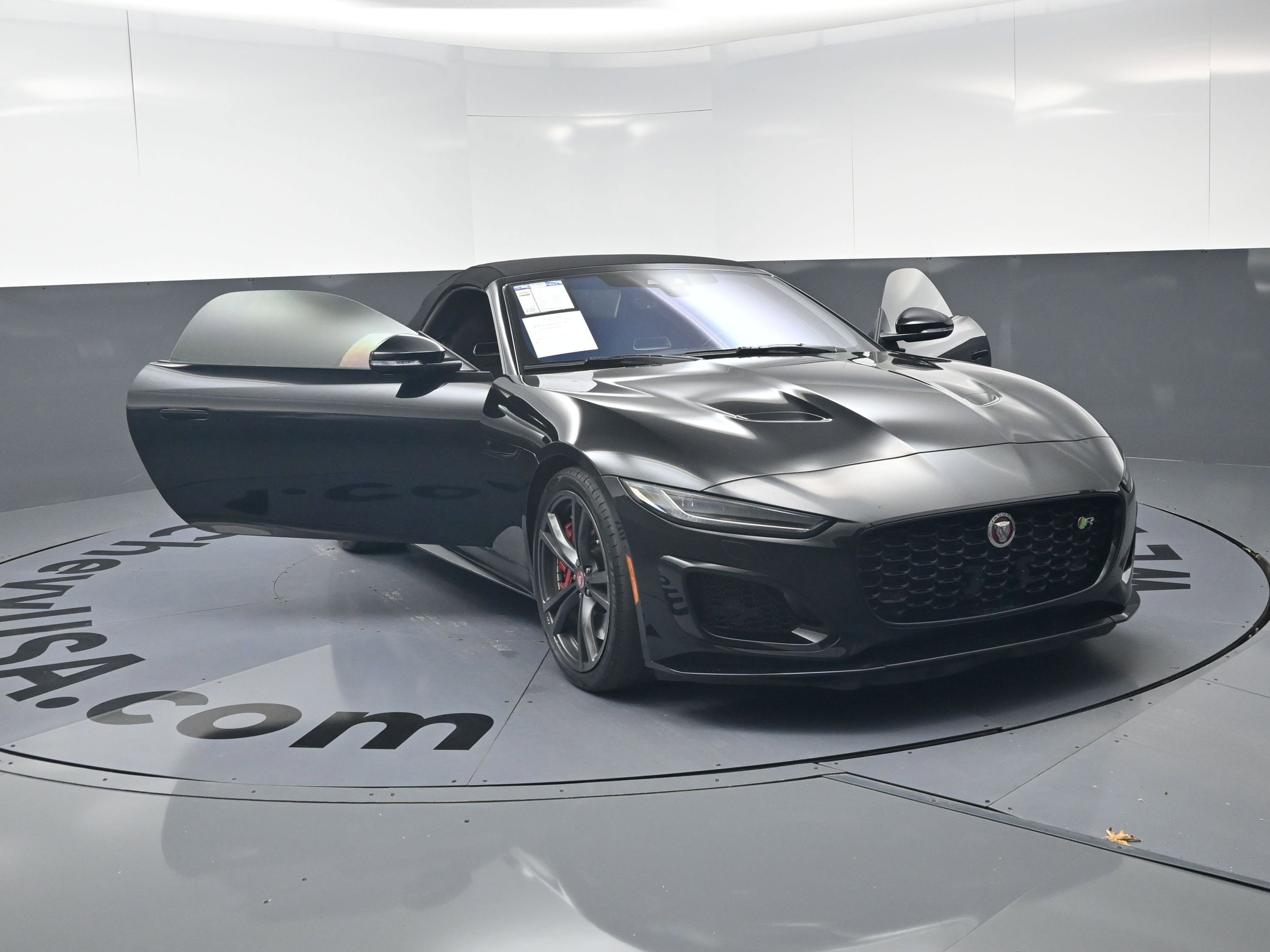 Used 2021 Jaguar F-TYPE R image 14
