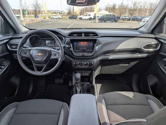 Used 2023 Chevrolet TrailBlazer LT w/ Convenience Package image 11