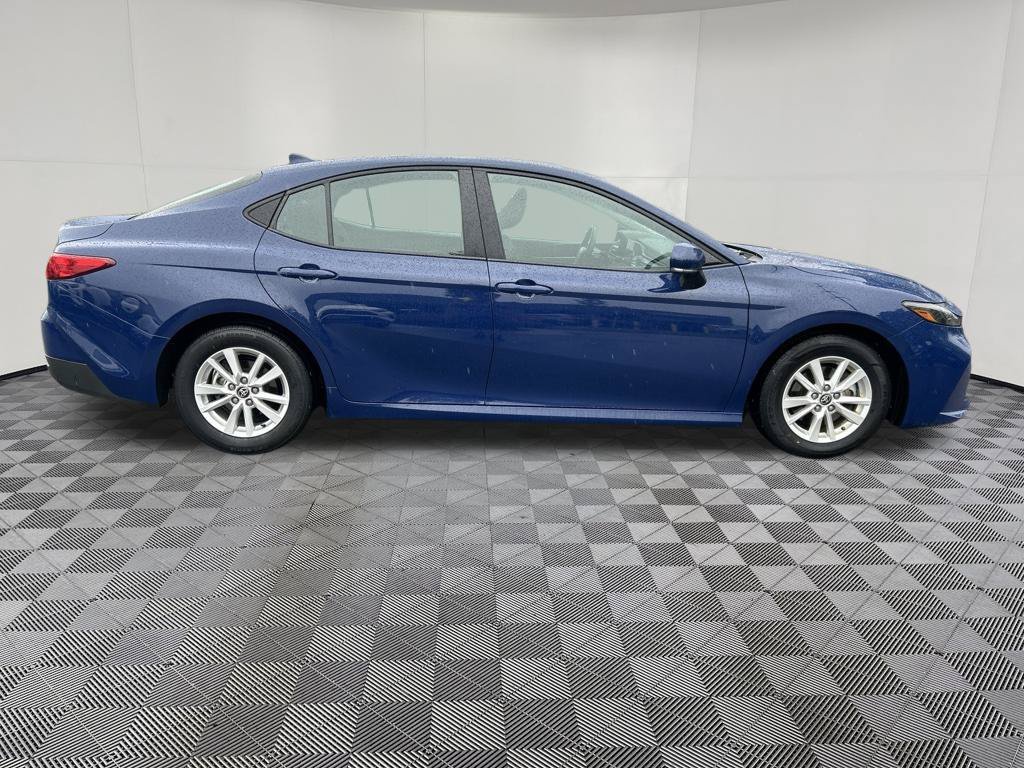 Used 2025 Toyota Camry LE FWD image 10