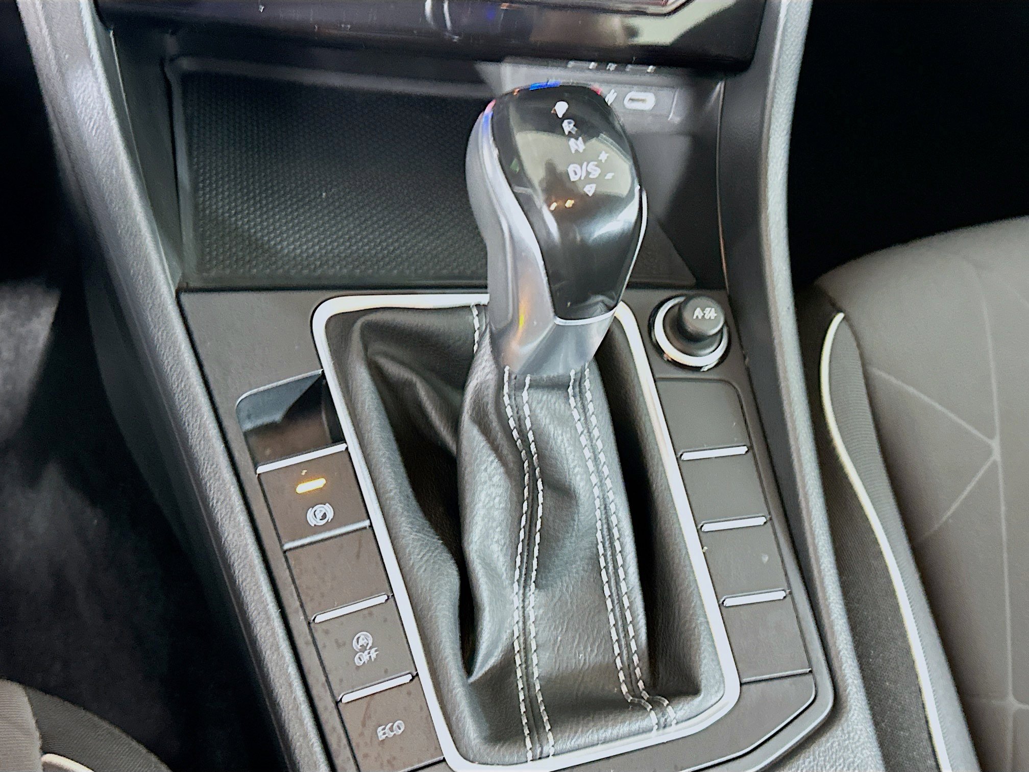 Used 2025 Volkswagen Jetta Sport FWD image 24