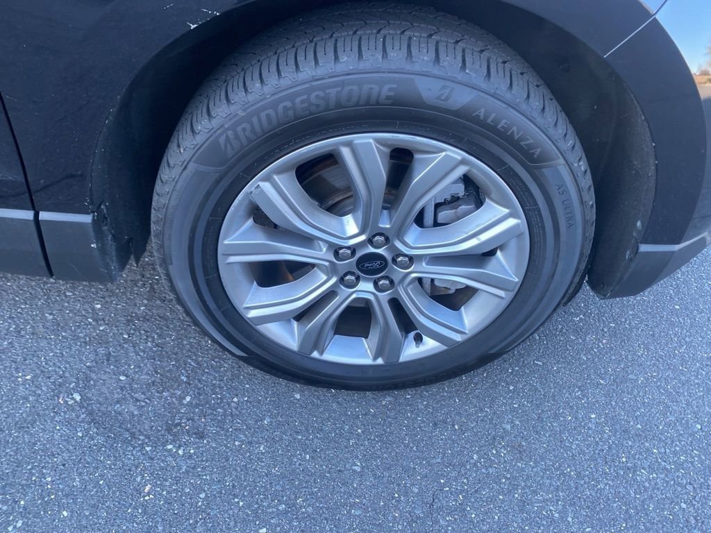 Used 2023 Ford Edge Titanium image 9