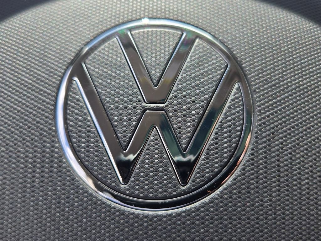 Certified 2026 Volkswagen Taos SE w/ Panoramic Sunroof Package FWD image 30