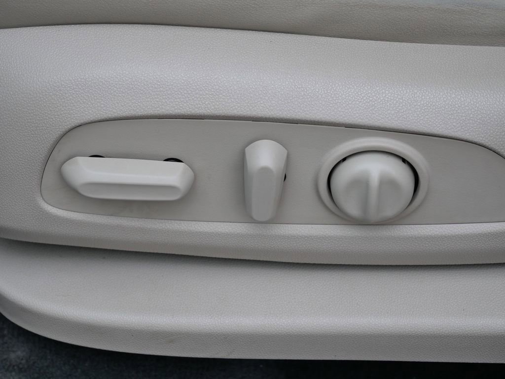 Used 2021 Buick Enclave Essence w/ Sun And Navigation Package image 36