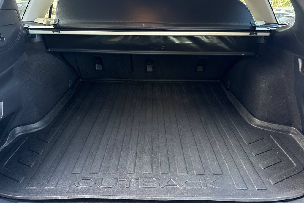 Used 2015 Subaru Outback 2.5i Limited AWD/4WD image 16