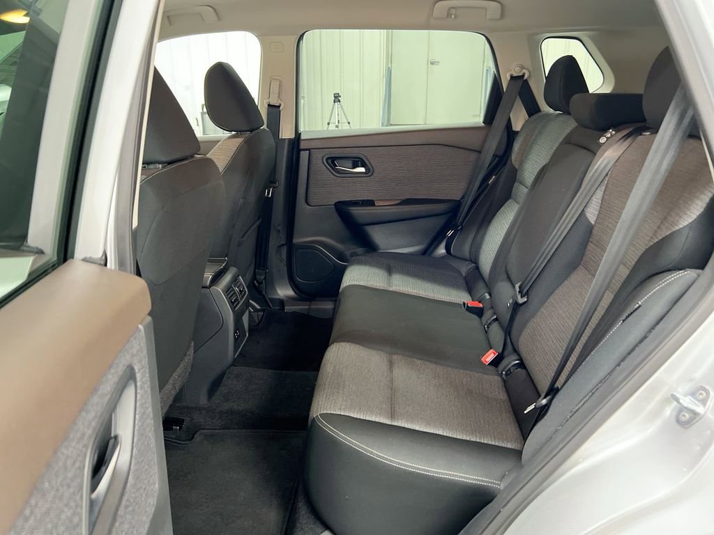 Used 2023 Nissan Rogue SV image 22