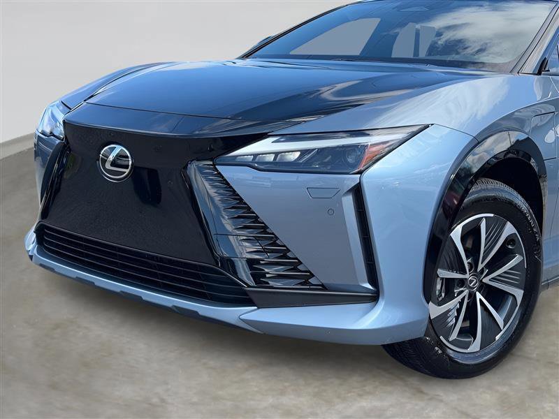 Used 2025 Lexus RZ 300e w/ Accessory Package (Z1) image 5