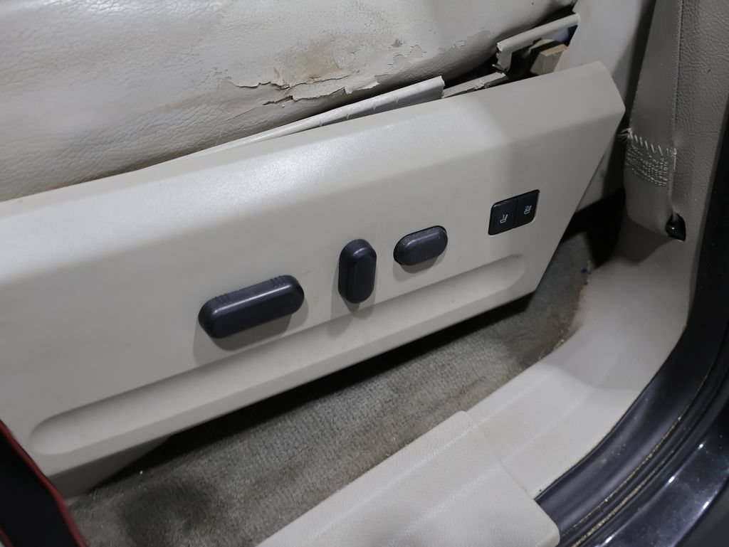 Used 2012 Ford Expedition Limited AWD/4WD image 11