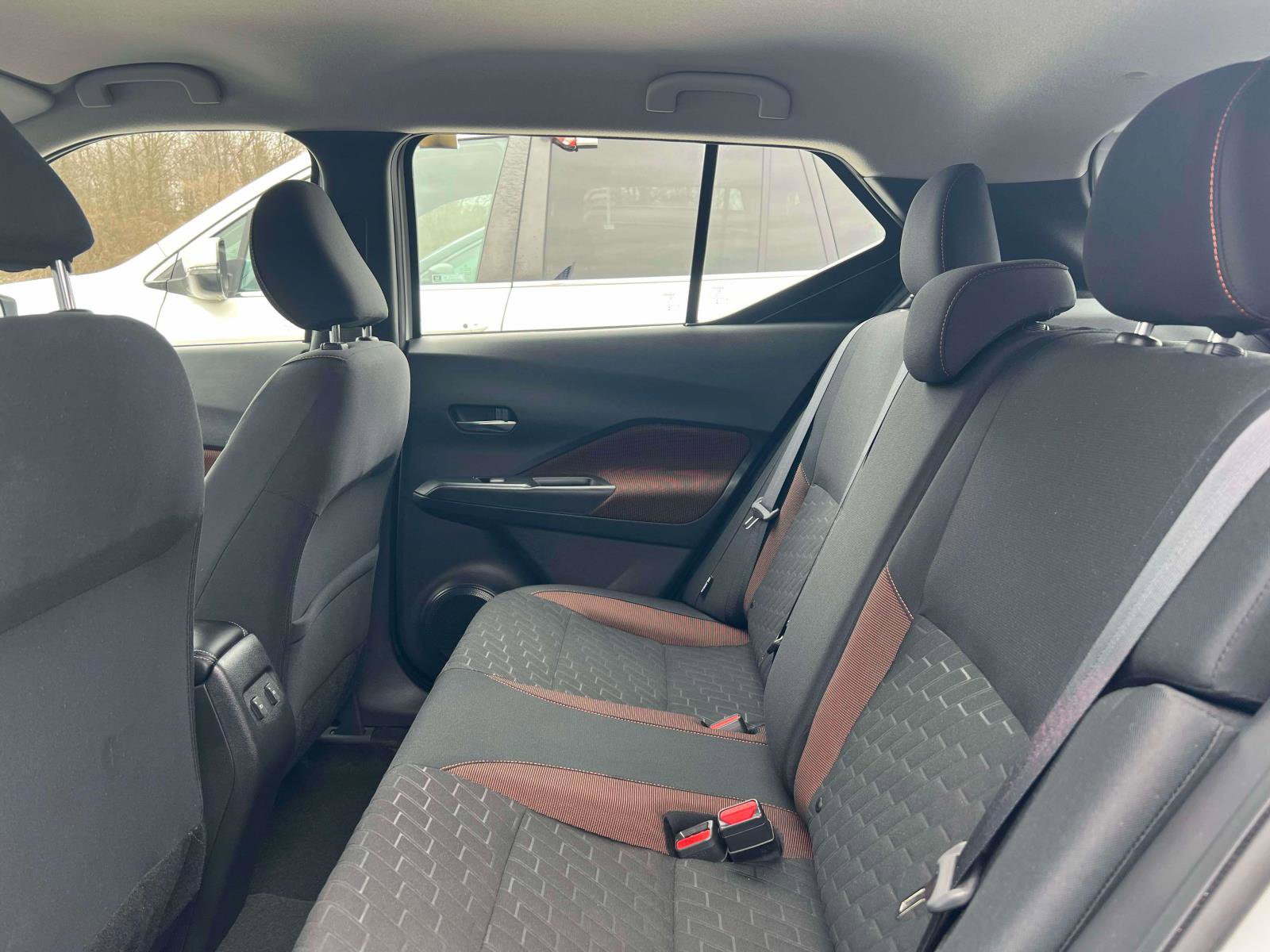 Used 2023 Nissan Kicks SR w/ Exterior Package FWD image 27