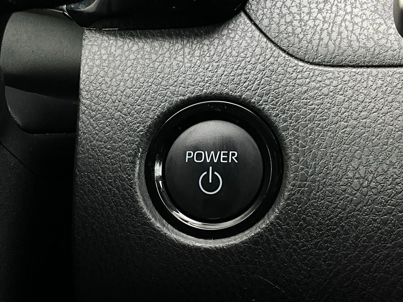 Used 2025 Toyota Camry SE image 28