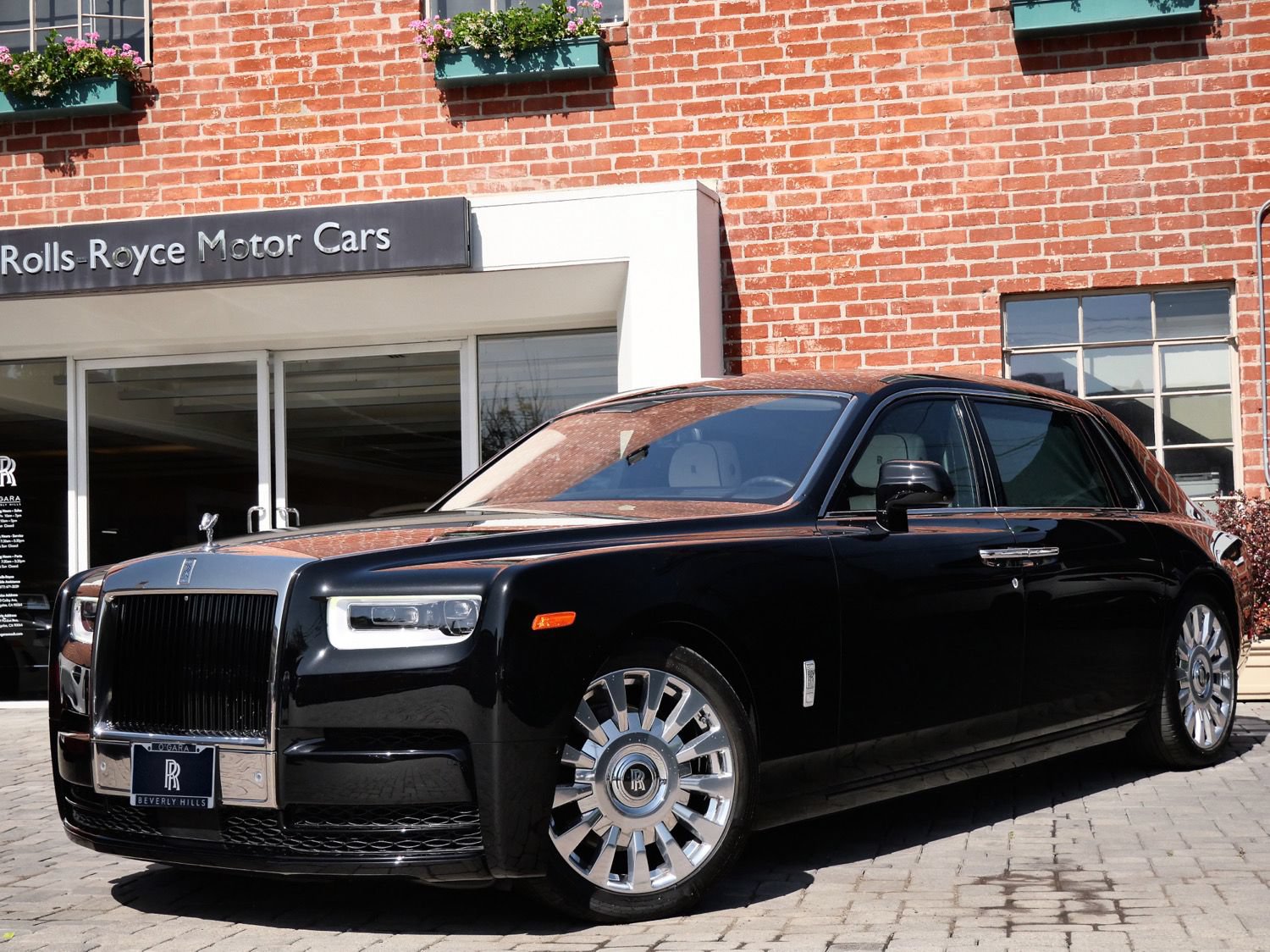 Certified 2022 Rolls-Royce Phantom Extended Wheelbase w/ The Phantom Package RWD image 1