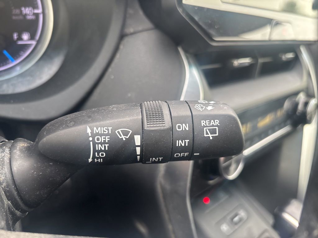 Used 2021 Toyota Venza XLE image 24