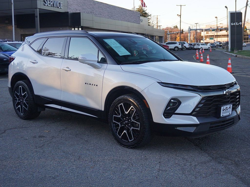 Used 2024 Chevrolet Blazer RS w/ Driver Confidence II Package image 2