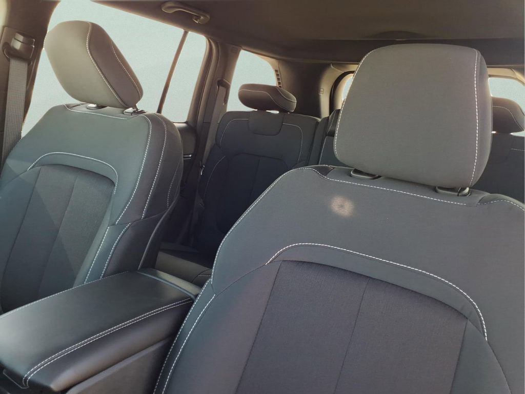 New 2026 Jeep Grand Cherokee Laredo RWD image 10