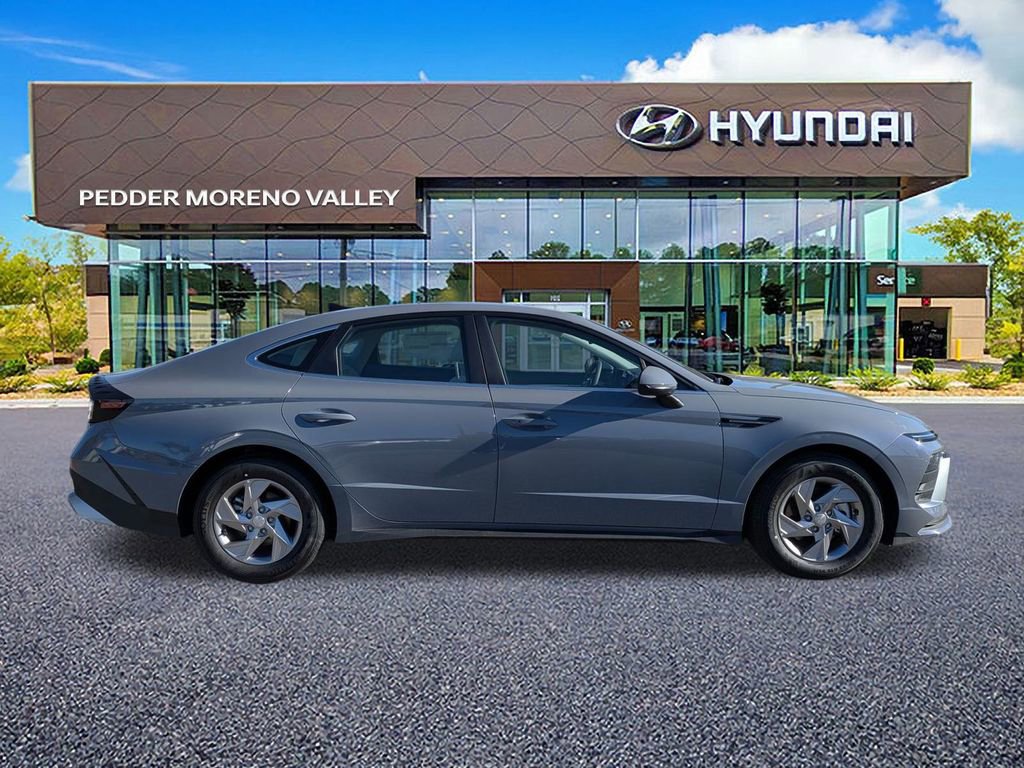 New 2025 Hyundai Sonata SE image 3