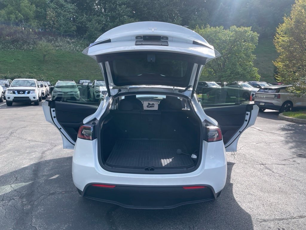 Used 2023 Tesla Model Y Long Range AWD/4WD image 18