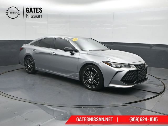 Used 2019 Toyota Avalon XSE FWD image 4