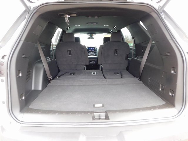 Used 2023 Chevrolet Traverse LT image 25