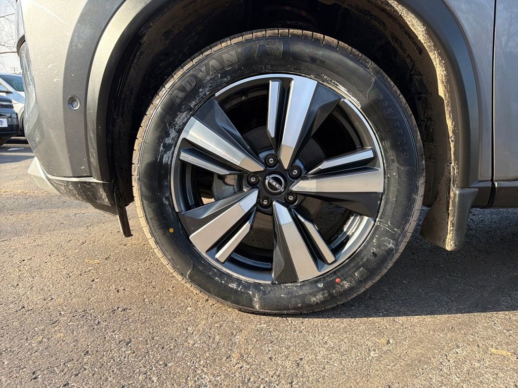 Used 2023 Nissan Rogue Platinum w/ Platinum Premium Package image 31