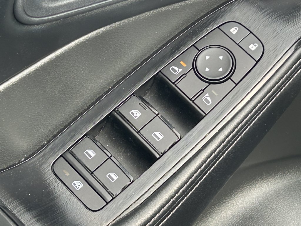 Used 2025 Nissan Rogue SV FWD image 26