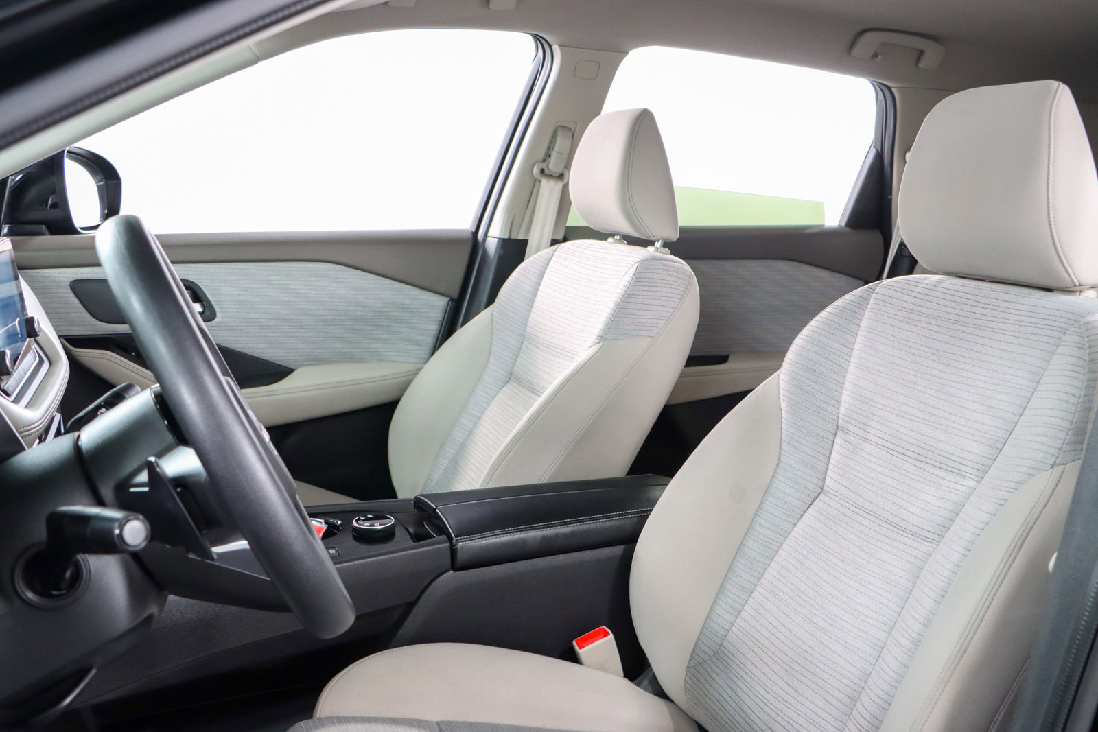 Used 2023 Nissan Rogue SV image 23