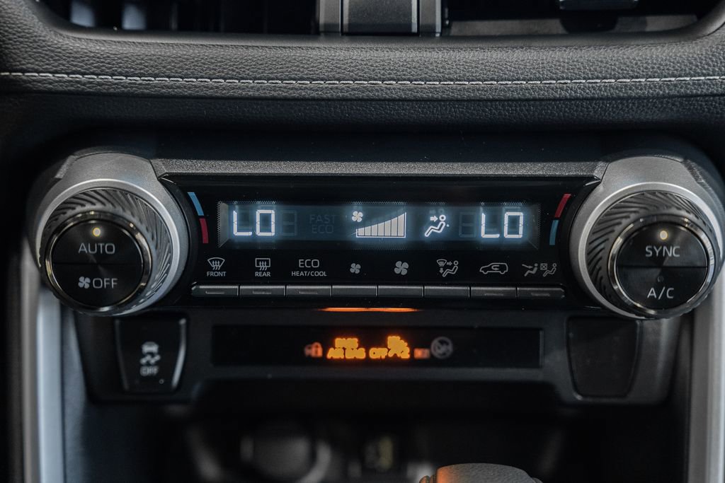 Used 2025 Toyota RAV4 XLE image 19