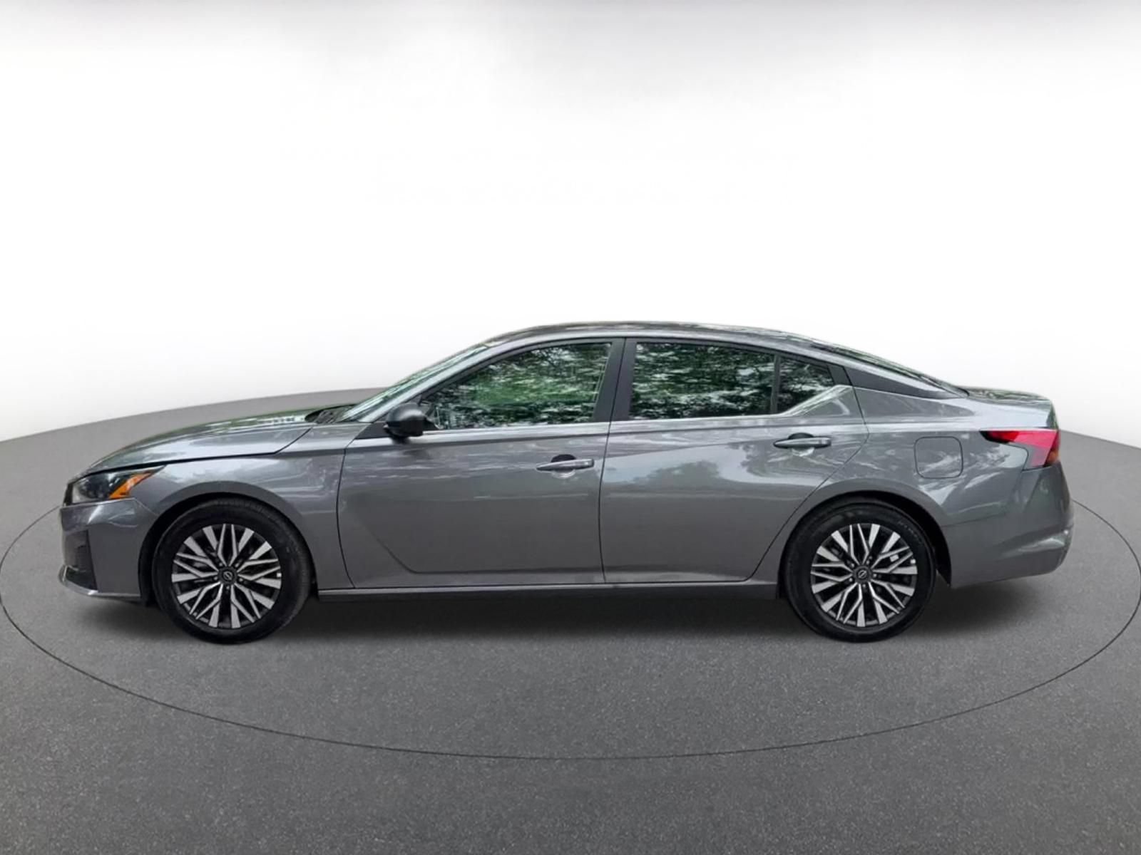 Used 2026 Nissan Altima 2.5 SV FWD image 9