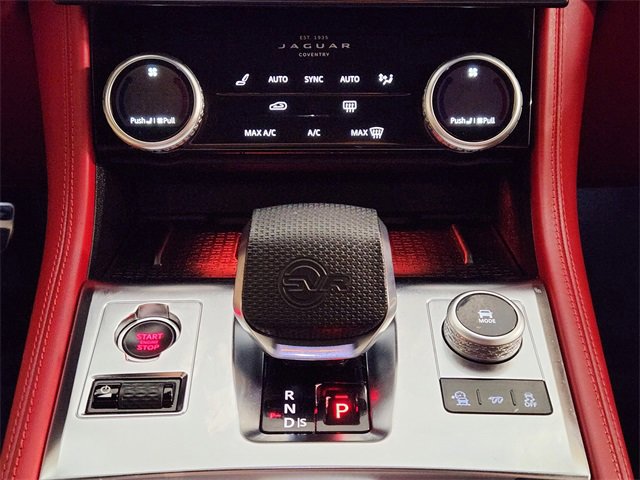 Used 2022 Jaguar F-PACE SVR image 19