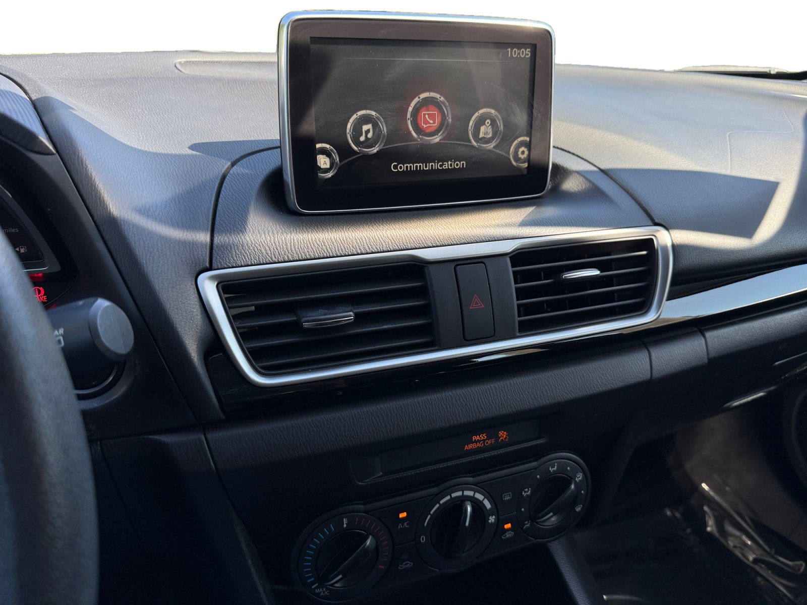 Used 2016 MAZDA MAZDA3 i Sport FWD image 12