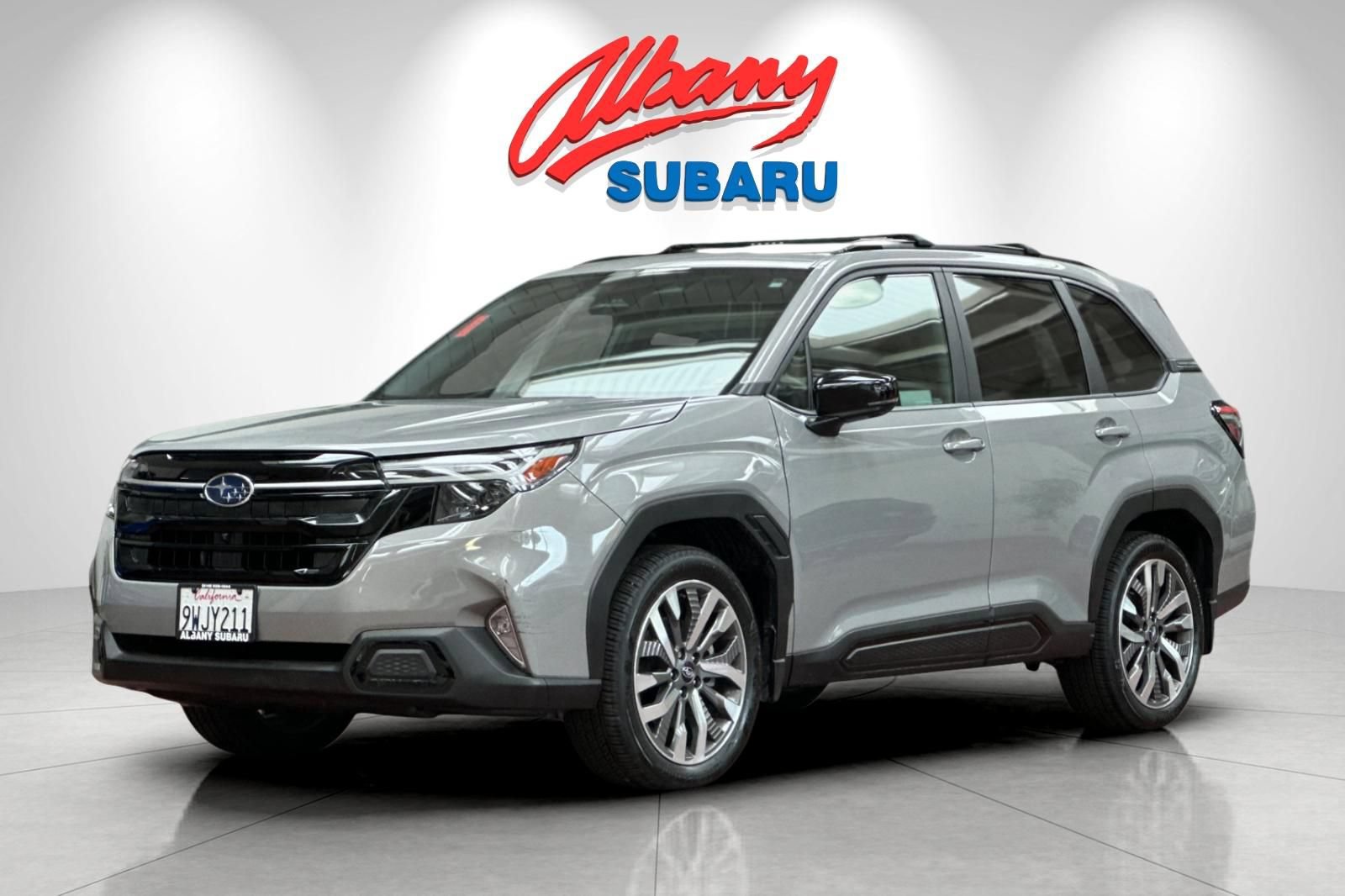 Used 2025 Subaru Forester Touring w/ Popular Package - Touring AWD/4WD image 9