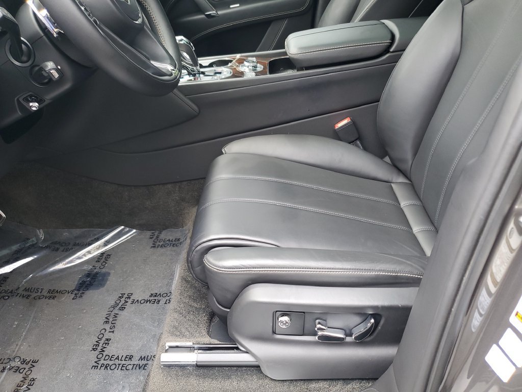 Used 2018 Bentley Bentayga AWD/4WD image 22