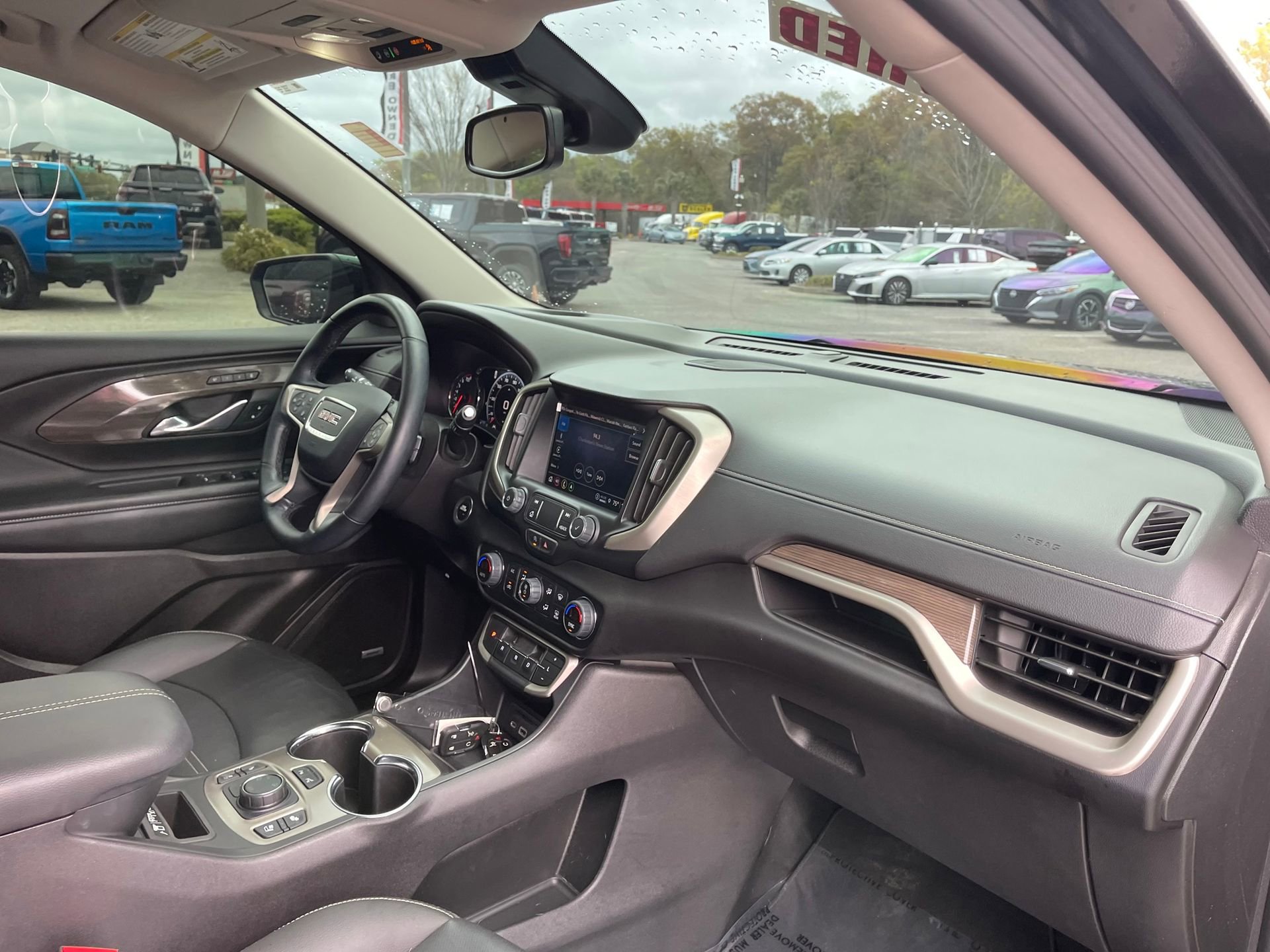 Used 2024 GMC Terrain Denali w/ Denali Premium Package image 32