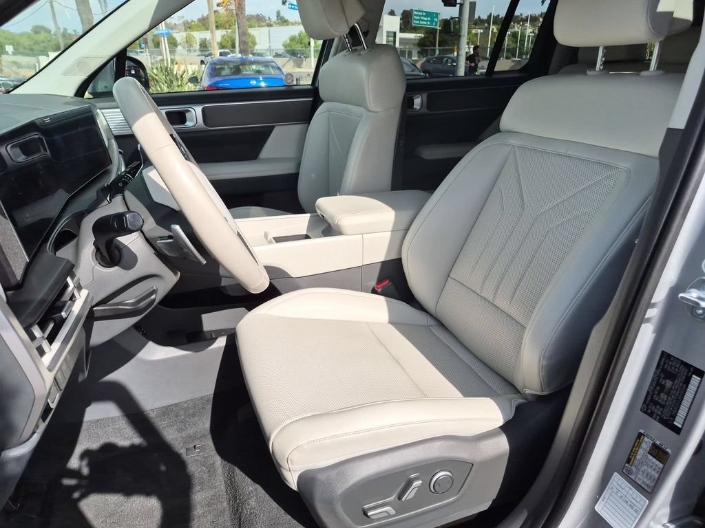 Used 2025 Hyundai Santa Fe SEL AWD/4WD image 25